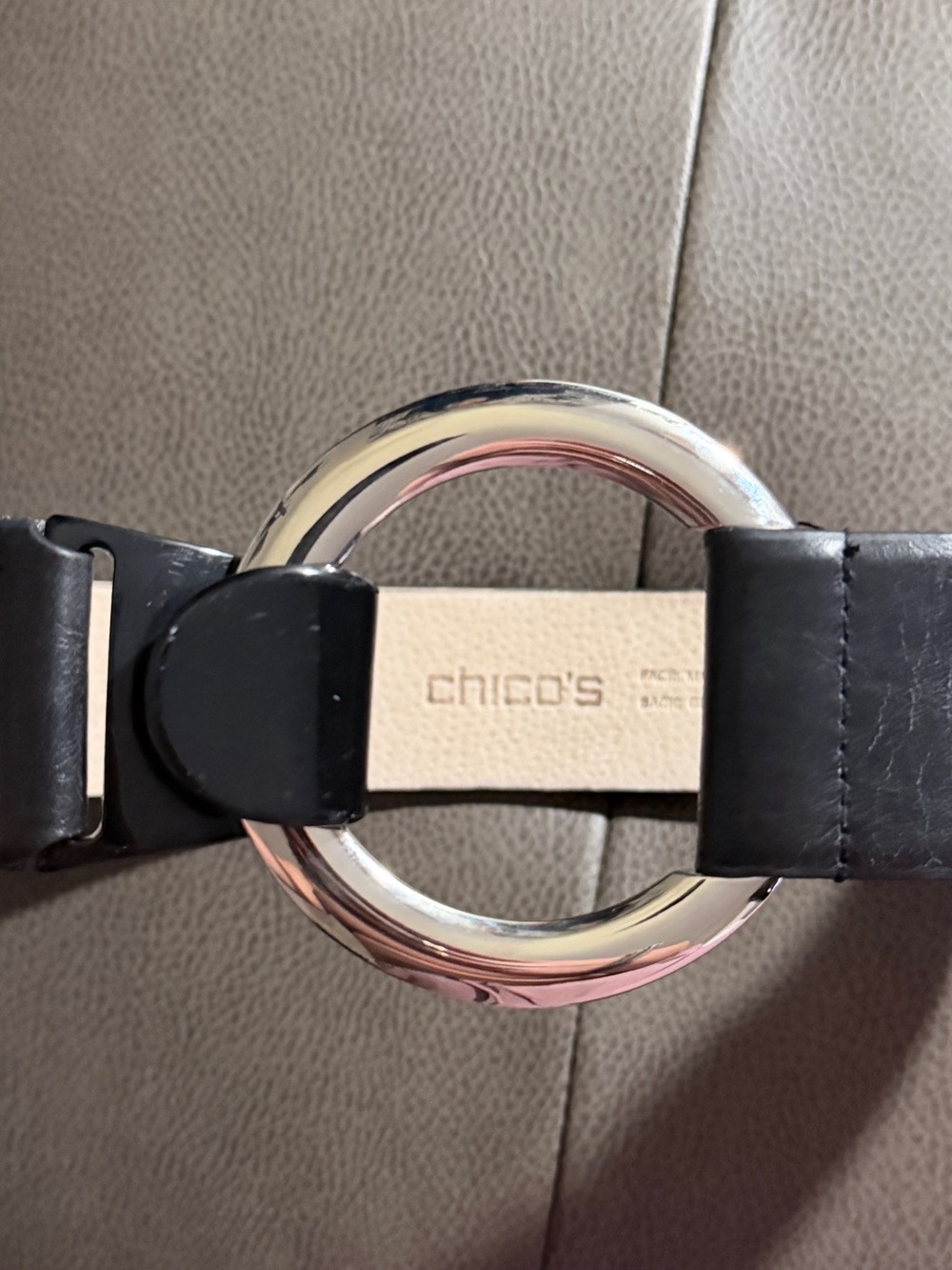 Chicos Black Leather Shoulder Bag with Silver Ring Detail - Picture 6 of 7